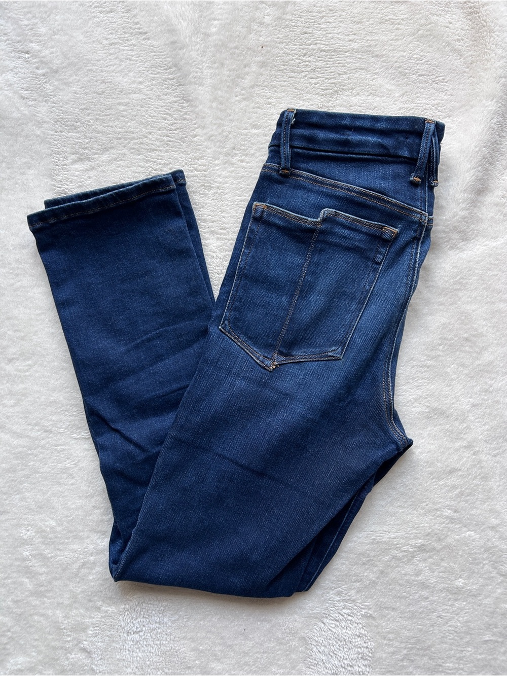 Good American Split Back Pocket Straight Jeans
